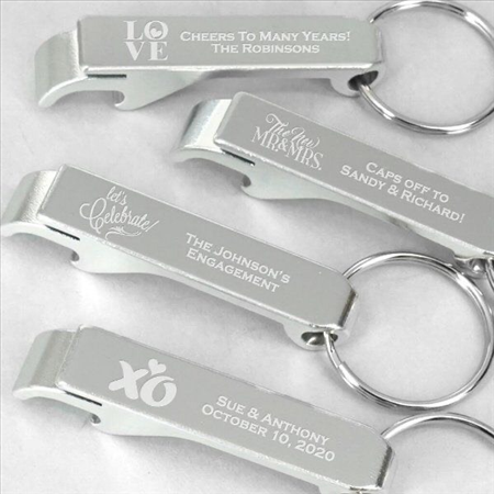 Móc chìa khóa kim loại kiêm mở nắp chai in logo của đám cưới